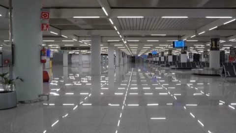 La terminal de llegadas del Aeropuerto de Palma, completamente vac&iacute;a consecuencia del Estado de alarma.