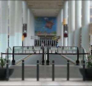 El acceso al Aeropuerto de Son Sant Joan, en Palma, completamente vacío consecuencia del Estado de alarma. El acceso al Aeropuerto de Son Sant Joan, en Palma, completamente vacío consecuencia del Estado de alarma.