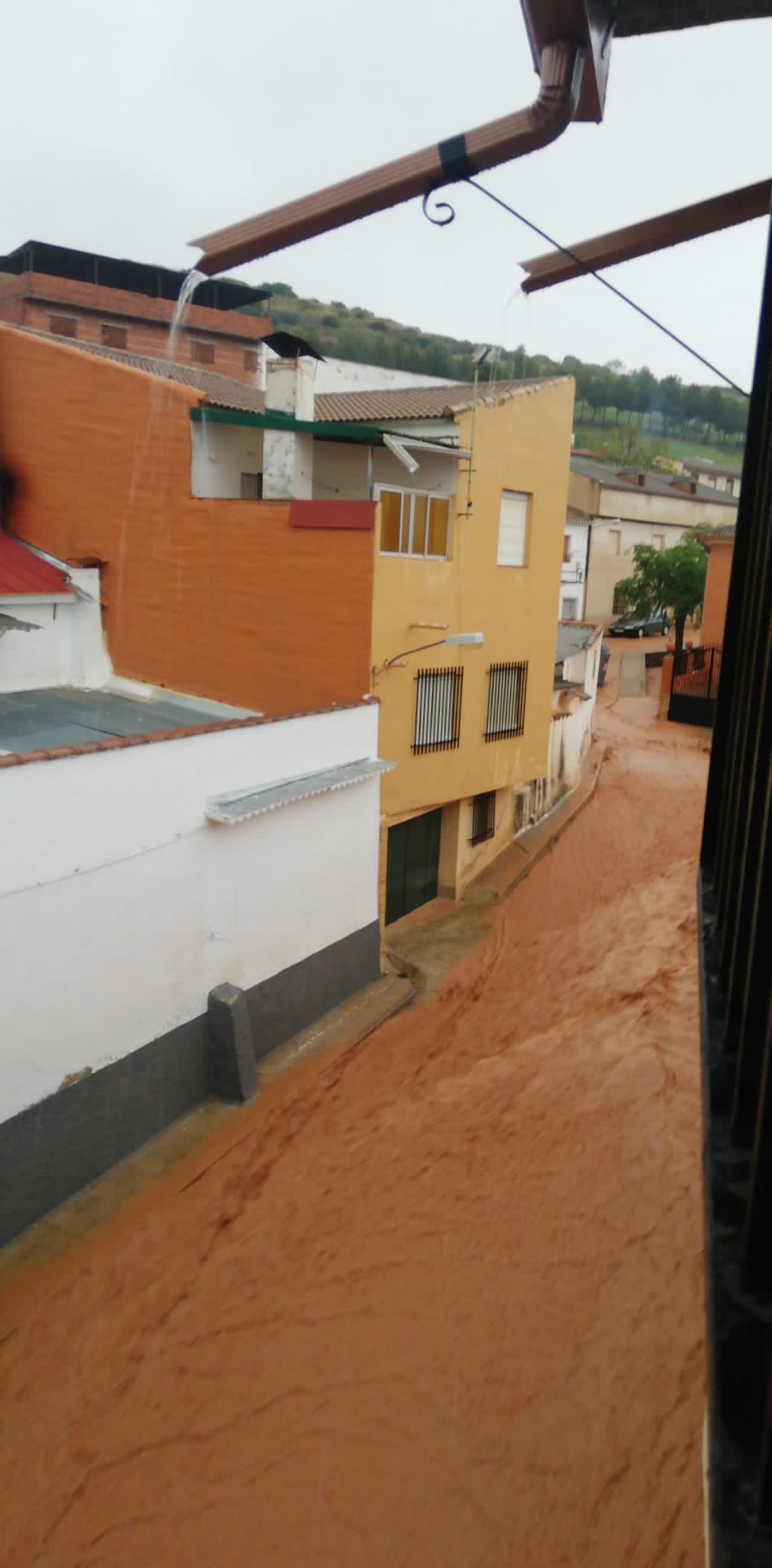 Una fuerte tormenta anegó el casco urbano de Carrizosa Una fuerte tormenta anegó el casco urbano de Carrizosa