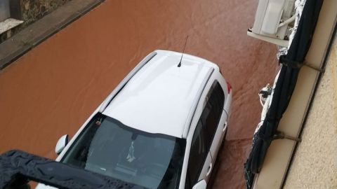 La fuerte tormenta dejó anegadas muchas calles de Carrizosa La fuerte tormenta dejó anegadas muchas calles de Carrizosa