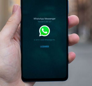 Un móvil con WhatsApp Un móvil con WhatsApp