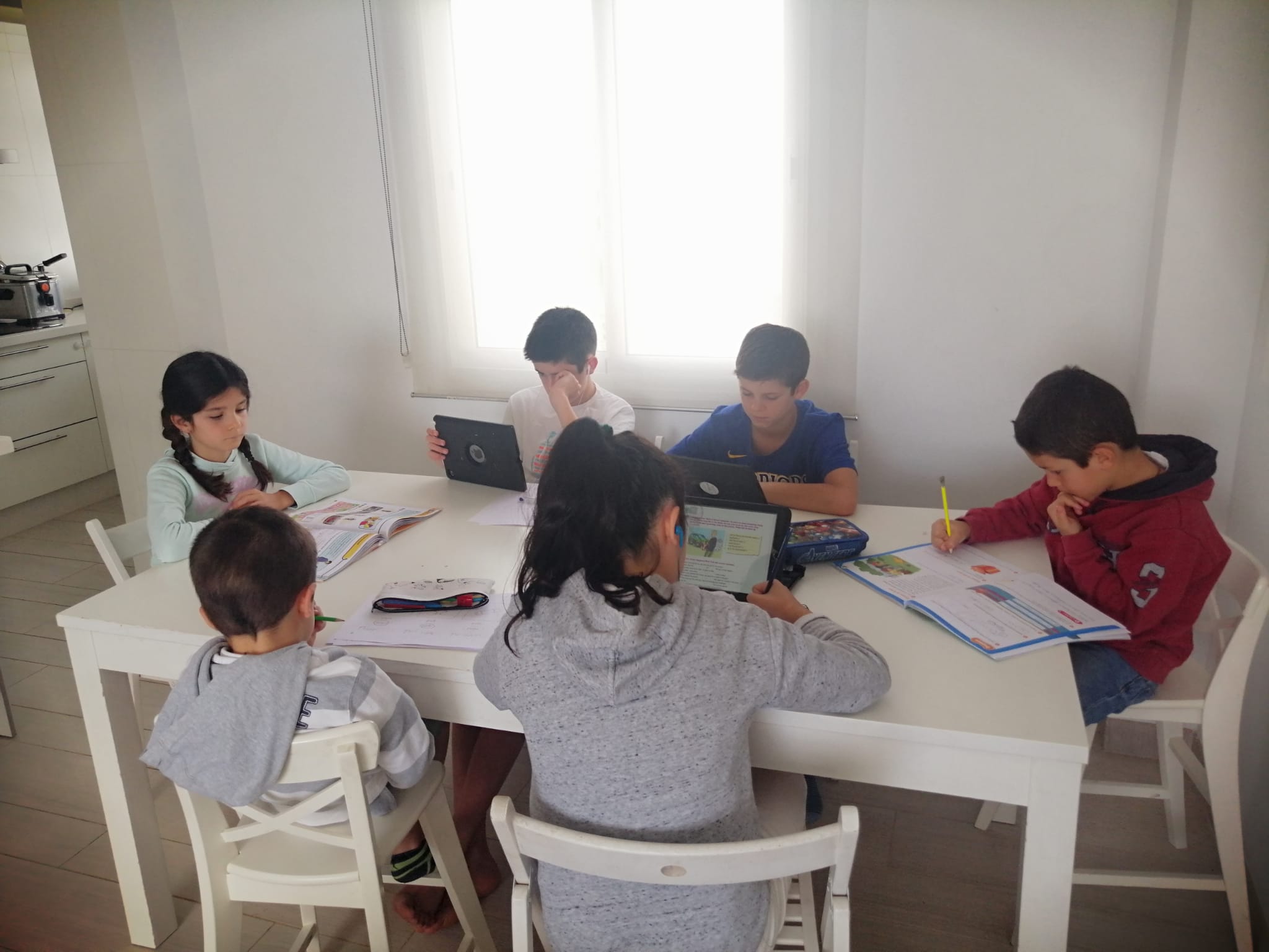 Peque Marín nos cuenta cómo es el día a día con seis hijos en casa Peque Marín nos cuenta cómo es el día a día con seis hijos en casa