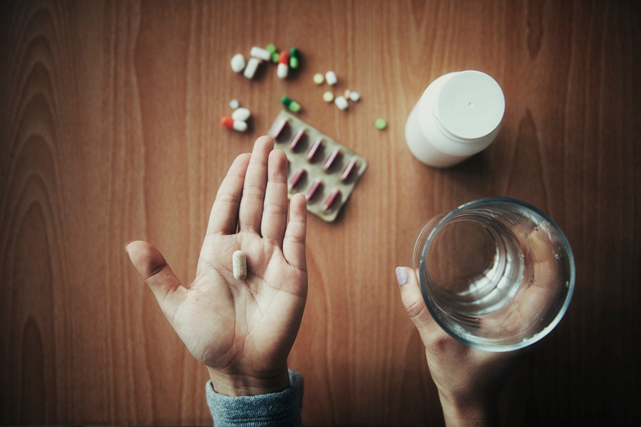 Aparici en órbita: ¿Qué relación tienen las heces con la resistencia a los antibióticos? Aparici en órbita: ¿Qué relación tienen las heces con la resistencia a los antibióticos?