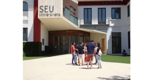 La Seu Universitaria de La Nucía publica un nuevo libro de investigación lingüística en la que participan 25 universidades de diferentes países. La Seu Universitaria de La Nucía publica un nuevo libro de investigación lingüística en la que participan 25 universidades de diferentes países.