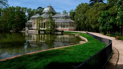 Retiro es el segundo distrito de Madrid con el mayor índice de casos confirmados de COVID-19 a 27 de abril. Retiro es el segundo de los distritos de Madrid con mayor porcentaje de casos confirmados de coronavirus a 27 de abril.