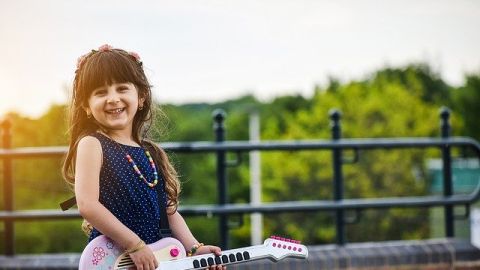 Ni&ntilde;a rockera