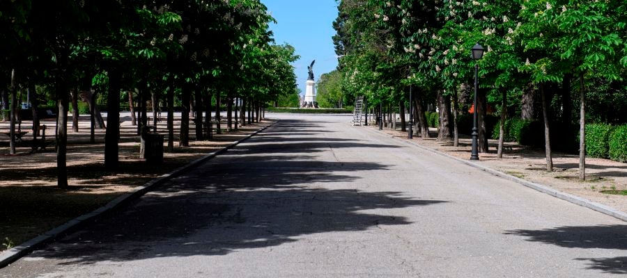 Vista del parque del Retiro de Madrid, cerrado a causa de las medidas del estado de alarma por el coronavirus. Vista del parque del Retiro de Madrid, cerrado a causa de las medidas del estado de alarma por el coronavirus.