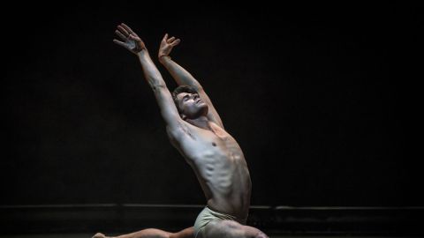 El bailar&iacute;n Sergio Bernal, sobre el escenario en una imagen de archivo