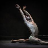 El bailarín Sergio Bernal, sobre el escenario en una imagen de archivo