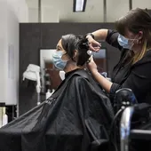 Imagen de una peluquería durante la pandemia del COVID-19 Imagen de una peluquería durante la pandemia del COVID-19