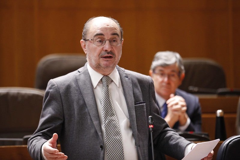 Lambán: "Salvar vidas está por delante de salvar políticamente a Sánchez" Lambán: "Salvar vidas está por delante de salvar políticamente a Sánchez"