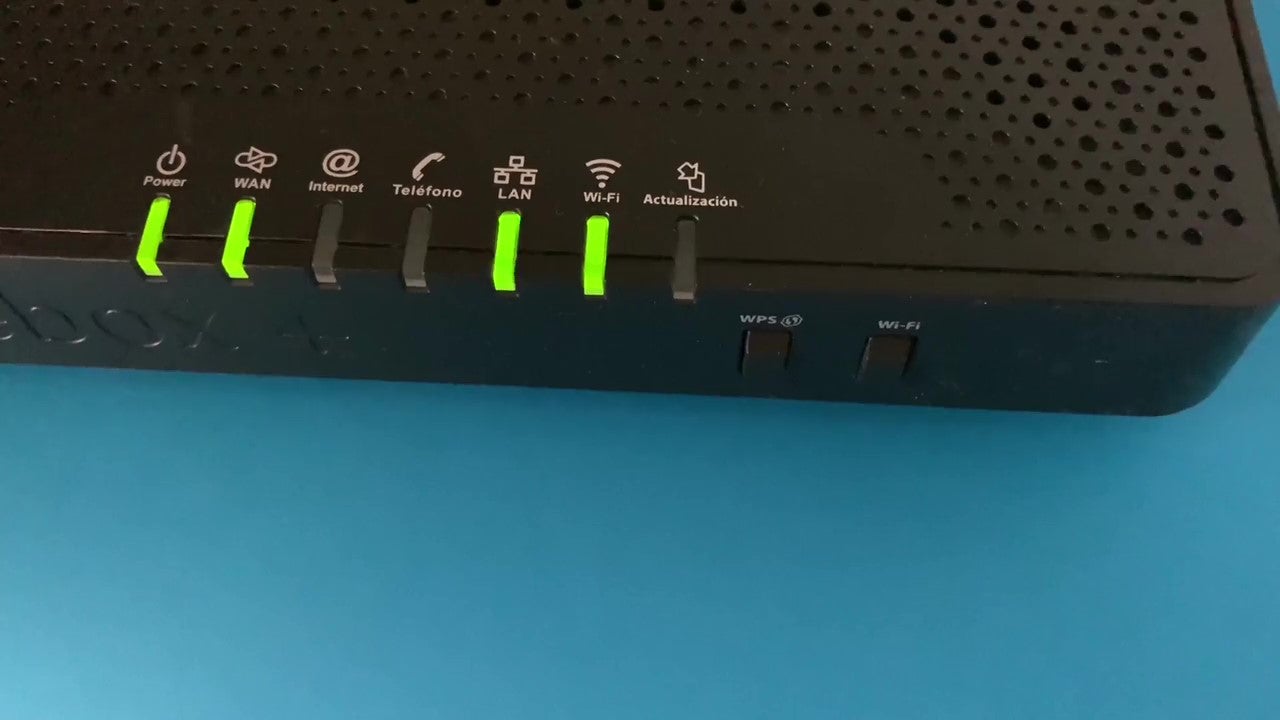 La UMH de Elche recibe un centenar de routers con SIM estudiantes sin conectividad para seguir las clases online La UMH de Elche recibe un centenar de routers con SIM estudiantes sin conectividad para seguir las clases online