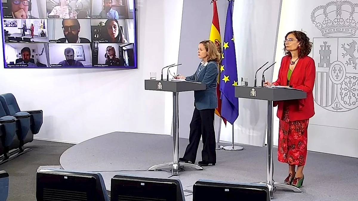 María Jesús Montero y Nadia Calviño durante una rueda de prensa María Jesús Montero y Nadia Calviño durante una rueda de prensa