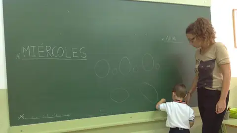 Ana Luisa Pérez, profesora y delegada Hogueras Infantiles en la Federación de Alicante. Ana Luisa Pérez, profesora y delegada Hogueras Infantiles en la Federación de Alicante.