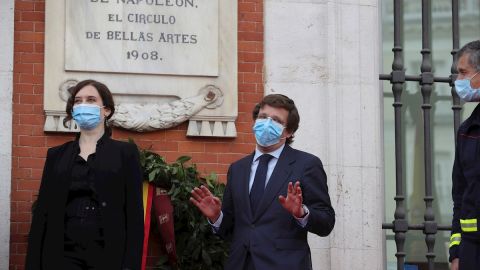 La presidenta de la Comunidad de Madrid, Isabel D&iacute;az Ayuso, y el alcalde de la capital, Jos&eacute; Luis Mart&iacute;nez-Almeida