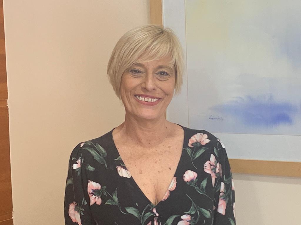 El área de mayores del Ayuntamiento de Elche insiste en la importancia de mantener las medidas de autoprotección y refuerza su servicio de atención telefónica El área de mayores del Ayuntamiento de Elche insiste en la importancia de mantener las medidas de autoprotección y refuerza su servicio de atención telefónica