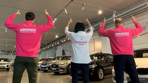 Empleados de OK cars retail, ante la iniciativa solidaria del grupo junto a la Fundación Othman Ktiri. Empleados de OK cars retail, ante la iniciativa solidaria del grupo junto a la Fundación Othman Ktiri.