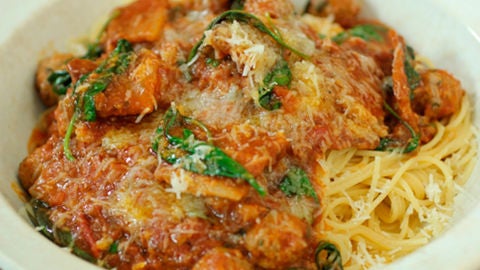 pasta con rag&uacute; de alb&oacute;ndigas