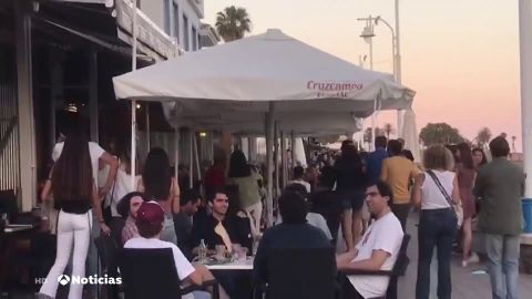 Siguen las aglomeraciones en terrazas en plena la desescalada del coronavirus