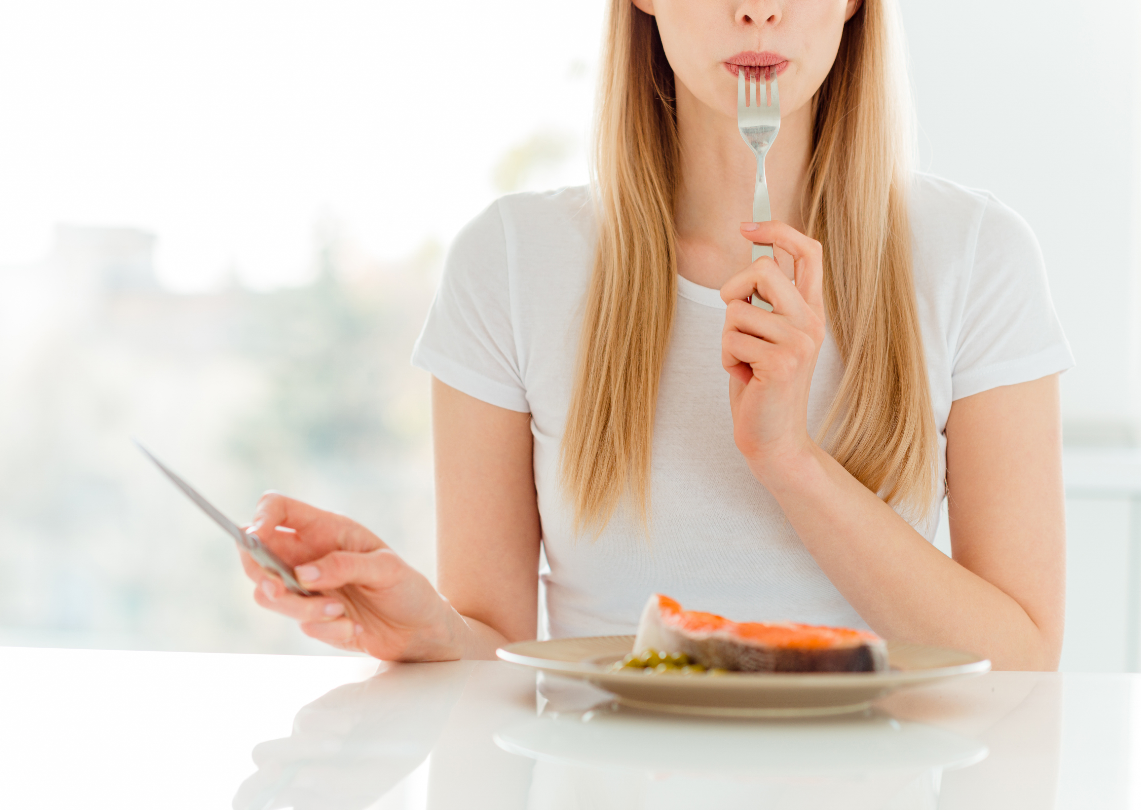 Los alimentos que recomiendan los nutricionistas para mejorar el ánimo si sufres astenia otoñal Los alimentos que recomiendan los nutricionistas para mejorar el ánimo si sufres astenia otoñal