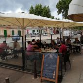 La terraza de un bar del centro de Felanitx, en Mallorca. 