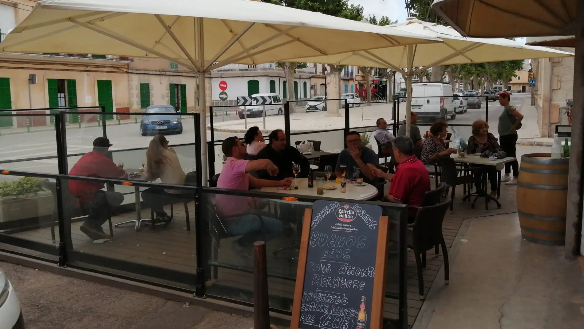 La terraza de un bar del centro de Felanitx, en Mallorca. 