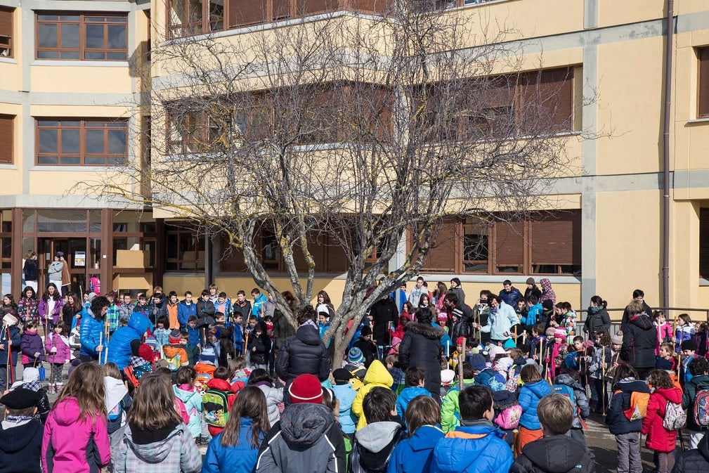 Una herri haur eskola para paliar la falta de oferta lingüística en Euskera en escuelas infantiles Una herri haur eskola para paliar la falta de oferta lingüística en Euskera en escuelas infantiles