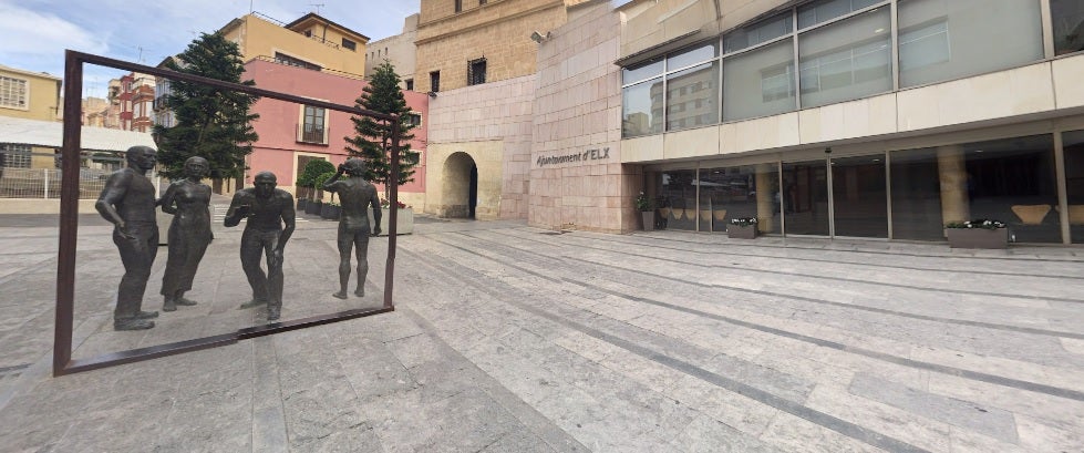 La convocatoria de la Junta Local de Seguridad de Elche enfrenta al Ayuntamiento y el Gobierno La convocatoria de la Junta Local de Seguridad de Elche enfrenta al Ayuntamiento y el Gobierno