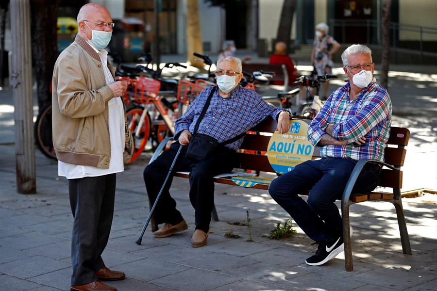 Mascarillas gratis para mayores de 65 años y personas sin recursos Mascarillas gratis para mayores de 65 años y personas sin recursos