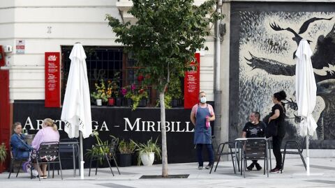 Una terraza en una ciudad
