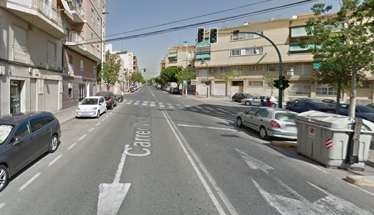 Un accidente de circulación con tres vehículos implicados deja en Elche dos heridos trasladado al hospital Un accidente de circulación con tres vehículos implicados deja en Elche dos heridos trasladado al hospital