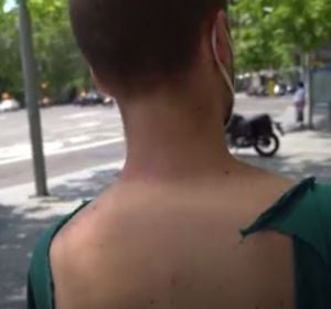 Brutal agresión a un reportero de 'La Razón' durante la manifestación convocada por Vox Brutal agresión a un reportero de 'La Razón' durante la manifestación convocada por Vox
