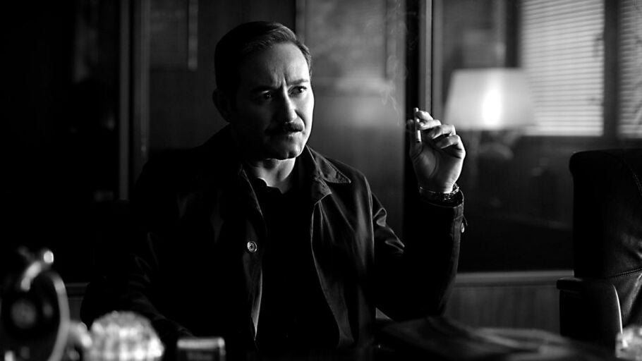 El actor Carlos Santos, caracterizado como Germ&aacute;n Areta en 'El Crack Cero'