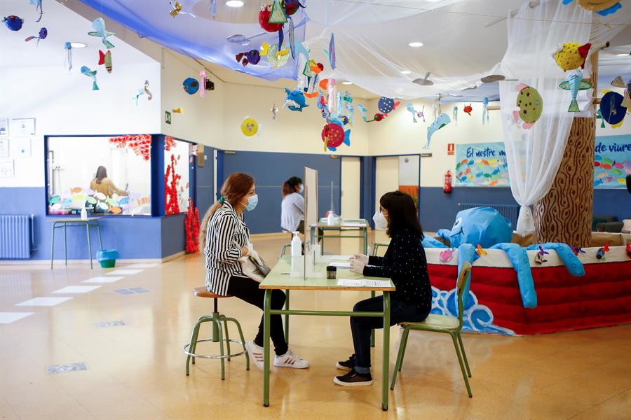 VOTA: ¿Cree que las medidas propuestas garantizan la protección en la vuelta a las aulas en septiembre? VOTA: ¿Cree que las medidas propuestas garantizan la protección en la vuelta a las aulas en septiembre?