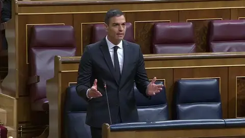 Sánchez, a Casado: "Su oposición es un concurso de posados" Sánchez, a Casado: "Su oposición es un concurso de posados"
