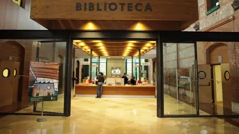 Biblioteca Central de Cantabria Entrada a la Biblioteca, ubicada en la calle Ruíz de Alda