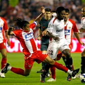 Santi Acasiete en un partido frente al Sevilla