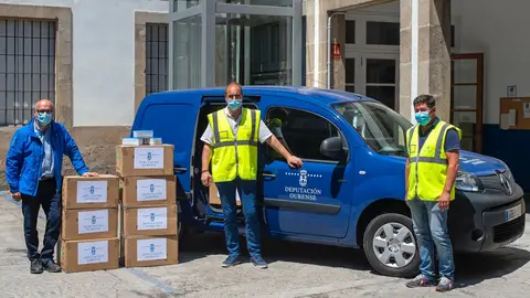 Manuel Baltar, con el material entregado al Puesto de Mando Avanzado de la Xunta en Ourense Manuel Baltar, con el material entregado al Puesto de Mando Avanzado de la Xunta en Ourense