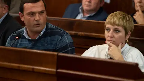 Diputados populares, Andrés Martínez y Elena Vicente-Ruiz. Diputados populares, Andrés Martínez y Elena Vicente-Ruiz.