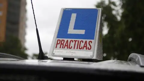 Coche de práctica de autoescuela. Coche de práctica de autoescuela.