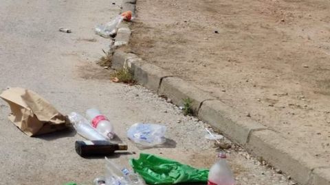 El macrobotell&oacute;n dej&oacute; mucha suciedad en la zona donde se celebr&oacute;