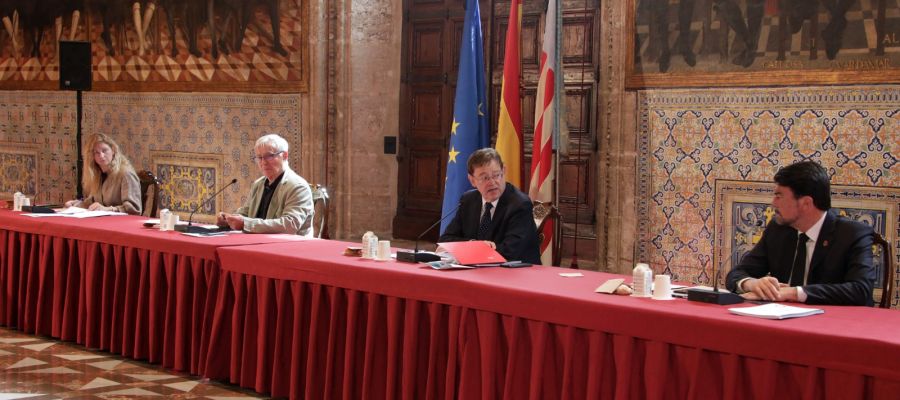 El president Ximo Puig ha presididio la reunión con los representantes institucionales El president Ximo Puig ha presididio la reunión con los representantes institucionales