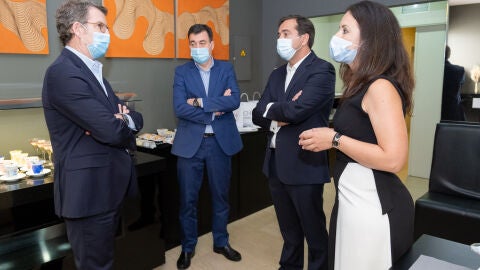 Visita de Feijoo a un dos Hospitales de garda