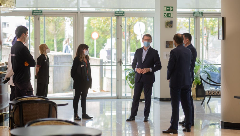 Visita de Feijoo a un dos Hospitales de garda