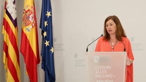 La Presidenta del Govern, Francina Armengol, en rueda de prensa tras celebrar una nueva conferencia de presidentes auton&oacute;micos. 