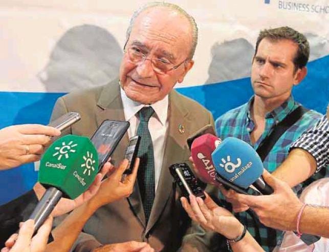 El Ayuntamiento promueve el enlace de los terrenos del nuevo hospital con la ronda El Ayuntamiento promueve el enlace de los terrenos del nuevo hospital con la ronda