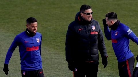 El 'Mono' Burgos, en un entrenamiento del Atl&eacute;tico de Madrid