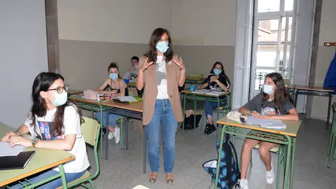 Visita de Carmen Pomar o colexio Otero Pedrayo Visita de Carmen Pomar o colexio Otero Pedrayo