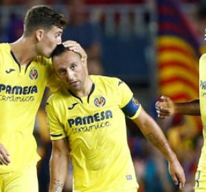 Pau junto a Cazorla y Chukwueze Pau junto a Cazorla y Chukwueze