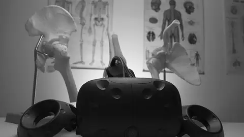 Gafas de realidad virtual en consulta Toma la pastilla roja